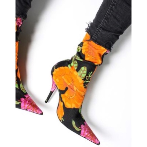 ✖️SOLD✖️ Auth BALENCIAGA floral knife boots - Picture 13 of 13